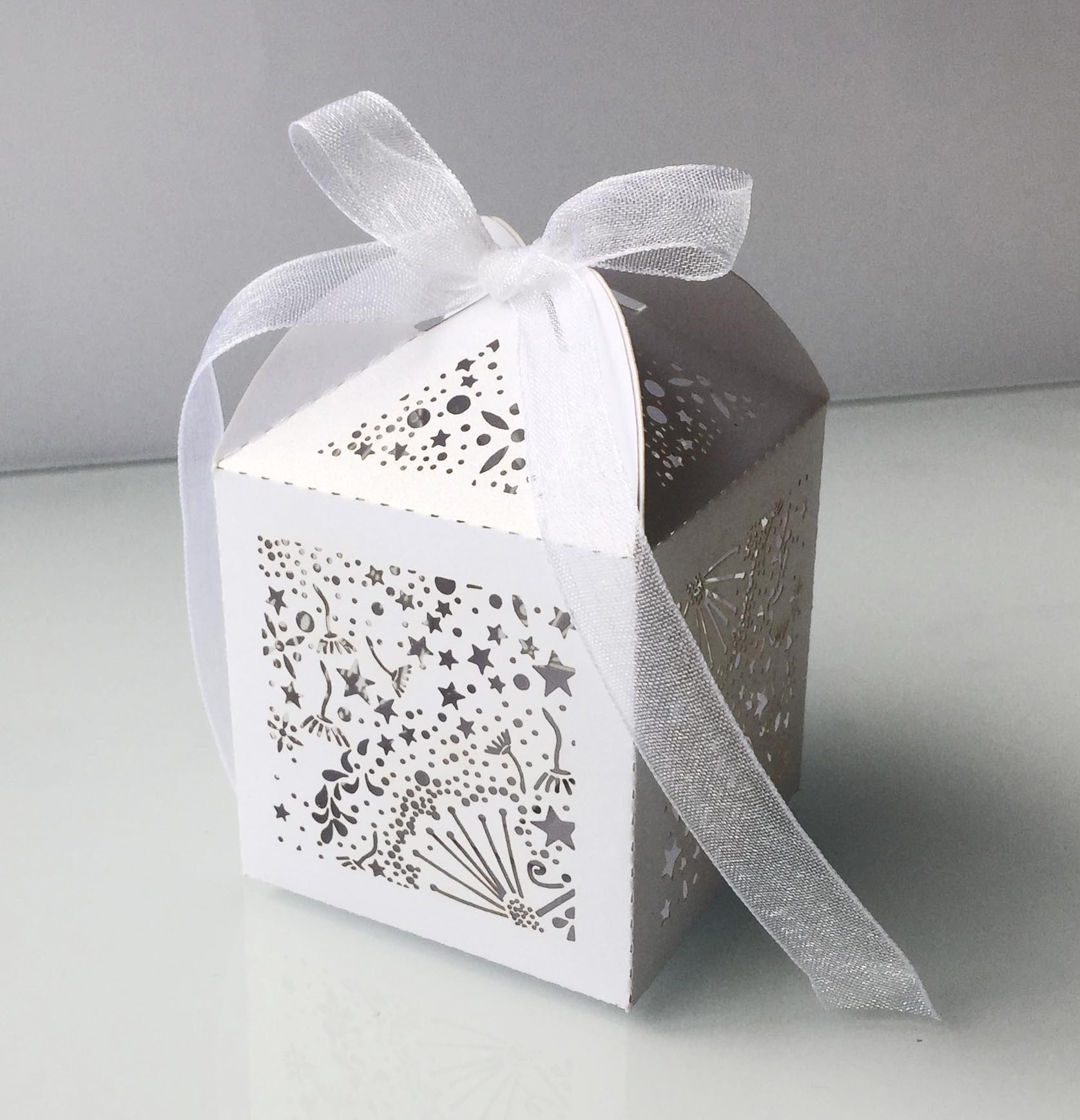 西式蓝色喜糖盒 结婚用糖果包装盒 五角星巧克力激光镂空星星批发