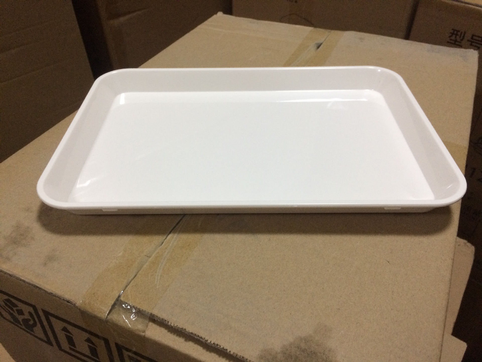 惠而信圆形白色托盘黄色长形托盘酒店餐饮服务业学校abs塑料tray