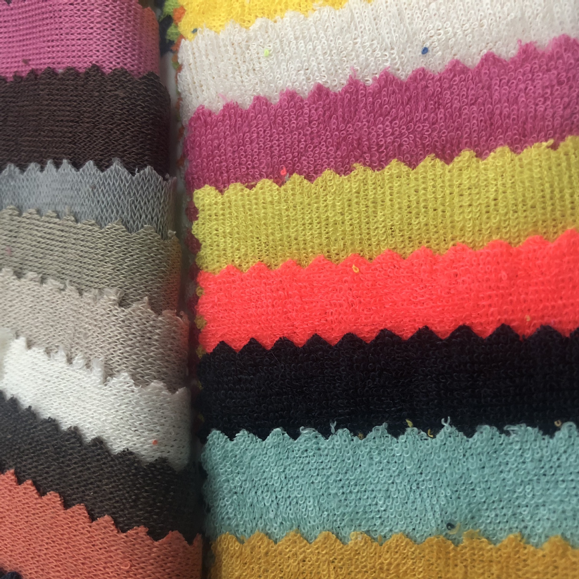 特价现货单面全涤毛巾布 visa毛圈布 服饰家纺玩具面料厂家直销