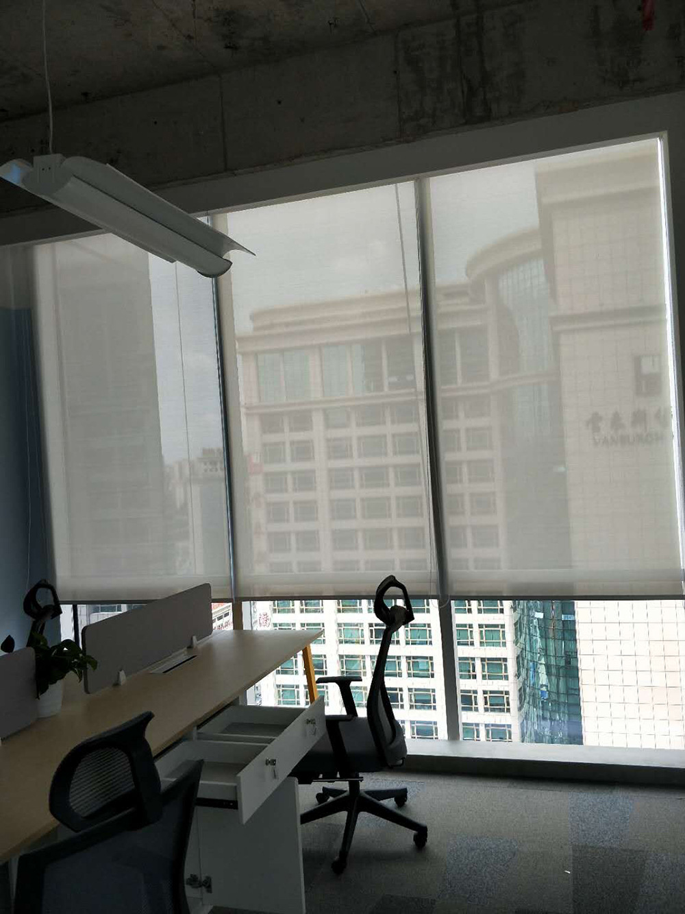 办公室手动卷帘加厚阳光面料写字楼遮阳透景卷帘窗帘定制批发