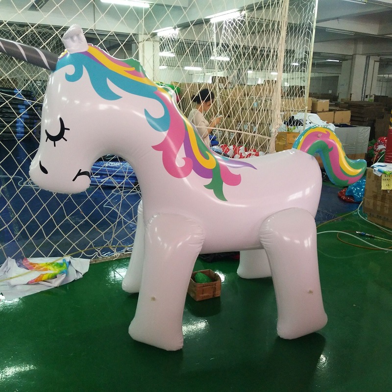 工厂现货定做pvc充气大象喷水玩具,充气大象独角兽戏水玩具