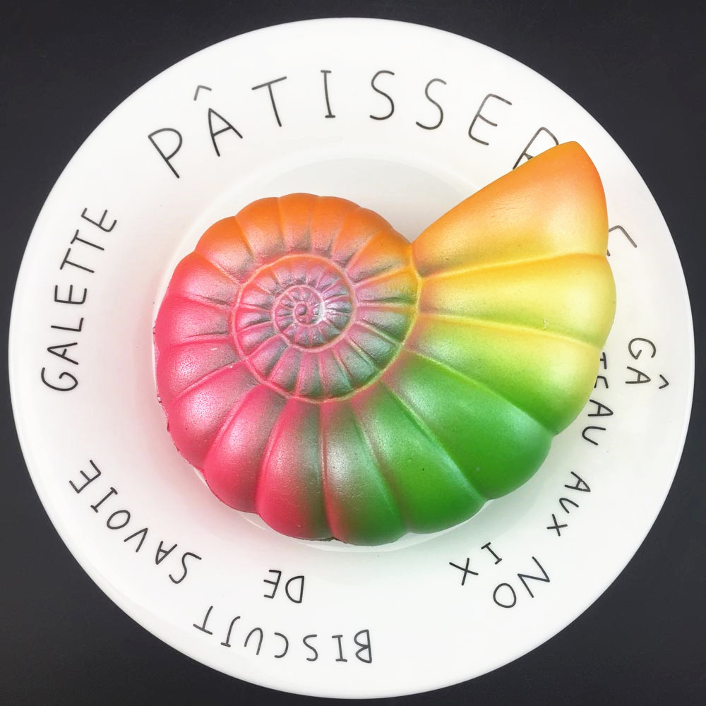 2018新款squishy炫彩海螺 柔软可捏pu慢回弹动物发泄解压玩具现货