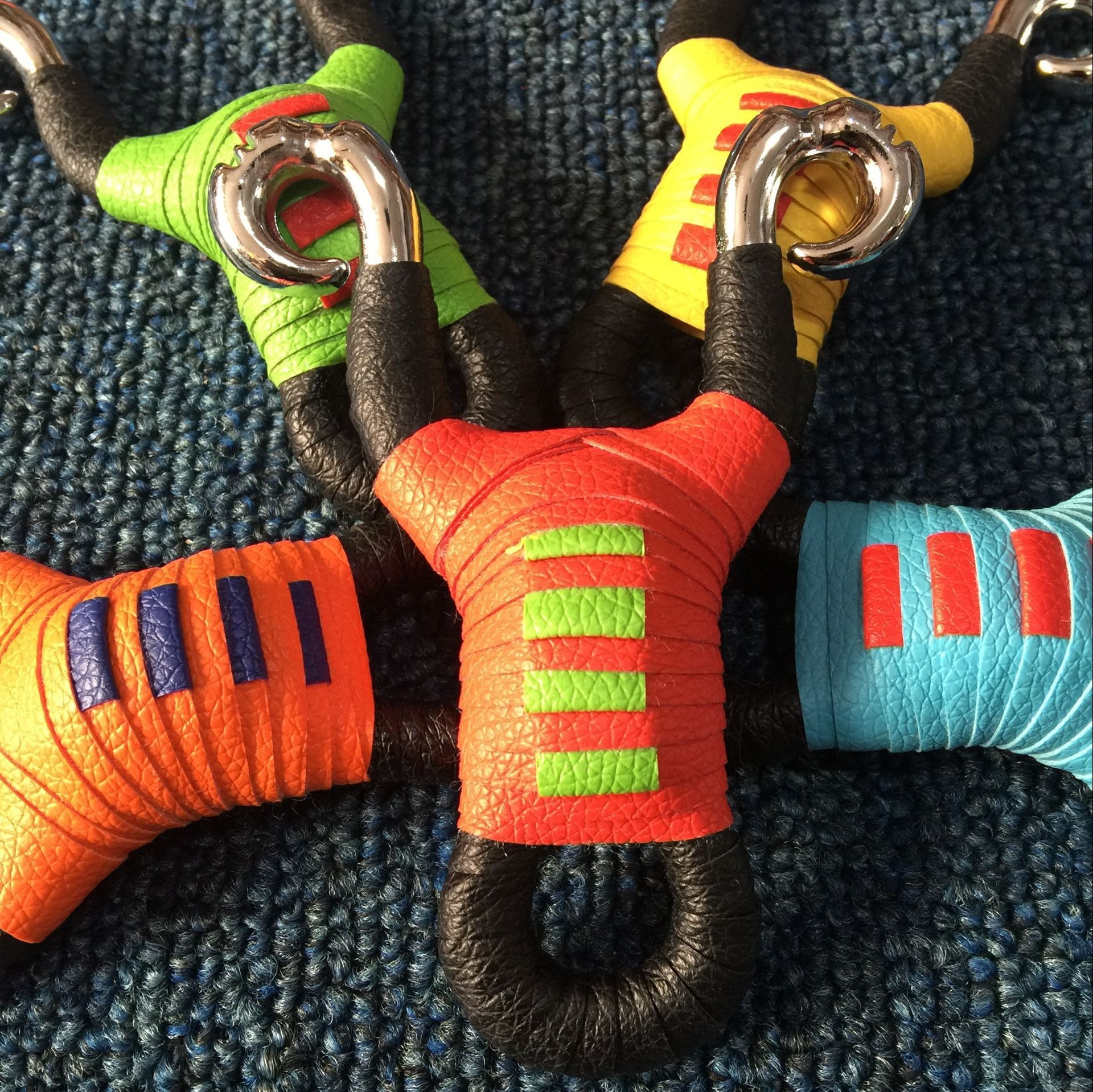 藏羚羊弹弓缠皮羊弹弓厂家直销弹弓户外竞技