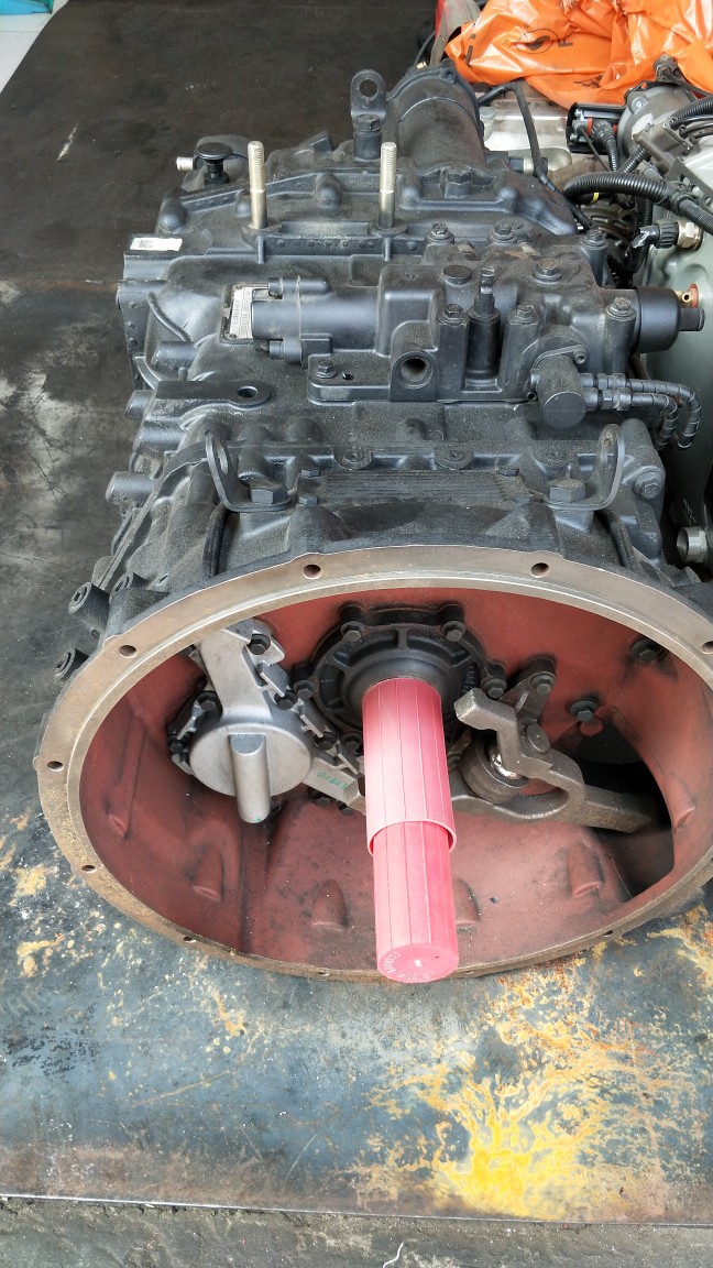 东风天龙启航旗舰14档变速箱总成1700010-90300