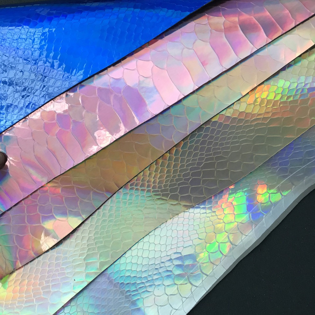 厂家直销tpu镭射幻彩炫彩亮光蛇皮纹皮革面料 耐刮彩虹金属手袋