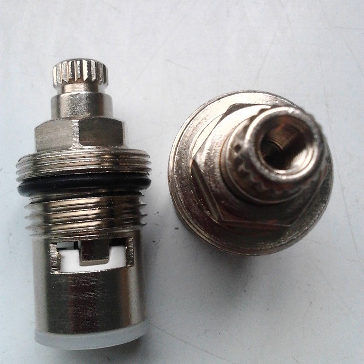 厂家直供镀铬铜阀芯 水龙头快开铜杆阀芯