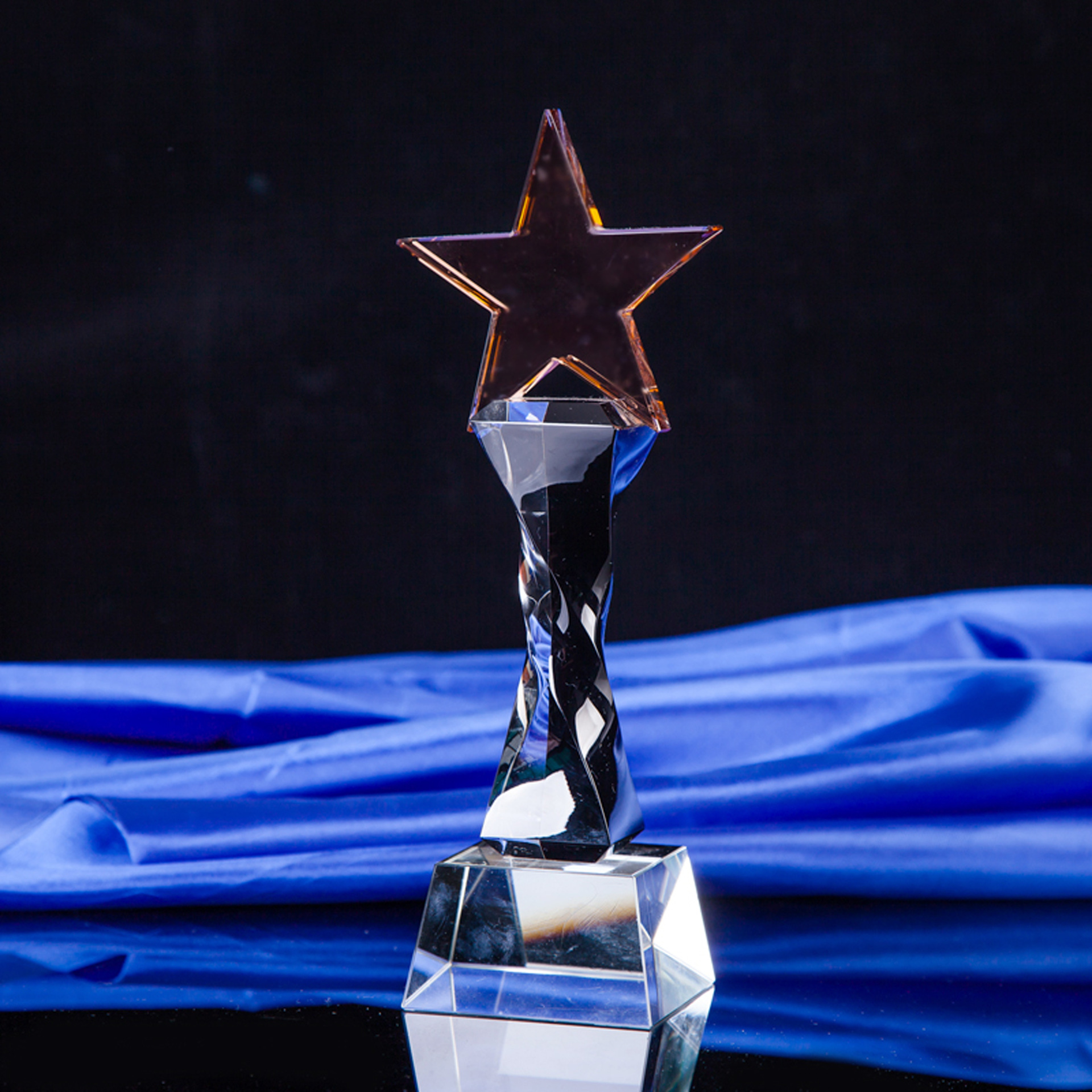 水晶奖杯奖牌大拇指五角星比赛授权牌现货定制树脂工艺品礼品摆件