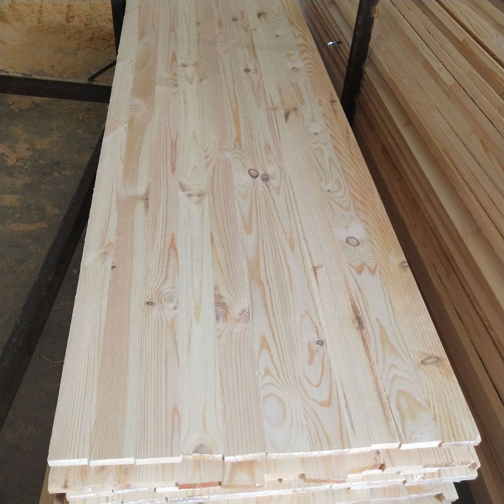 厂家直销樟子松直拼板指接板插接板a级家具实木质板材可批发定制