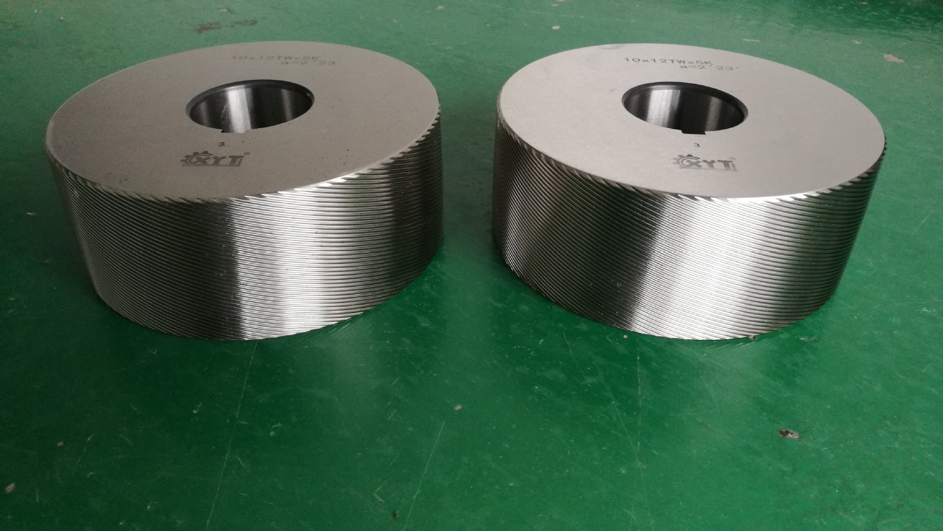 台湾公制压花滚花三轴外径左右牙热销螺纹滚通式螺纹高精密滚牙机