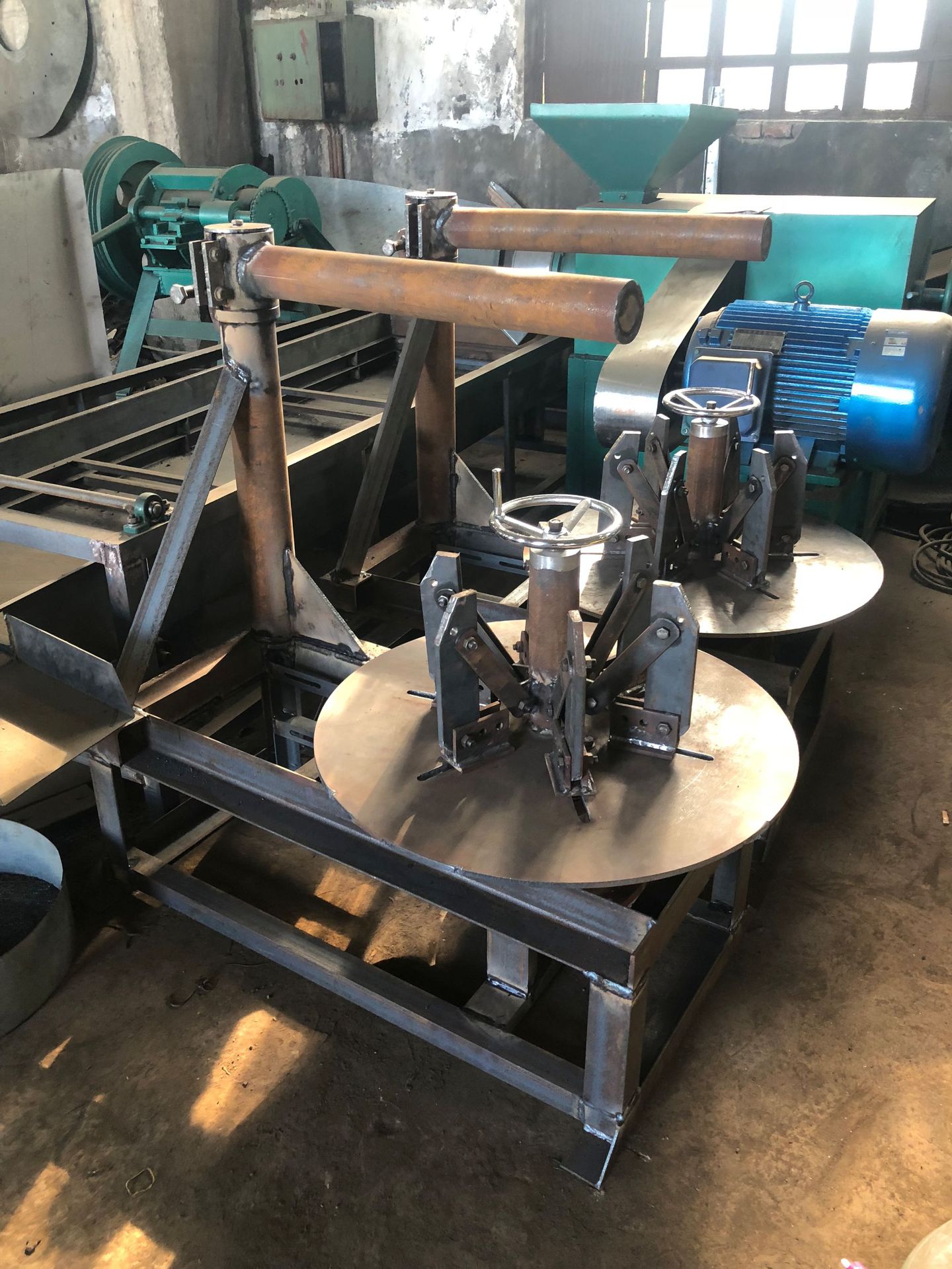 新款切割机废旧轮胎侧壁切圈机轿车防爆真空轮胎双面切割机