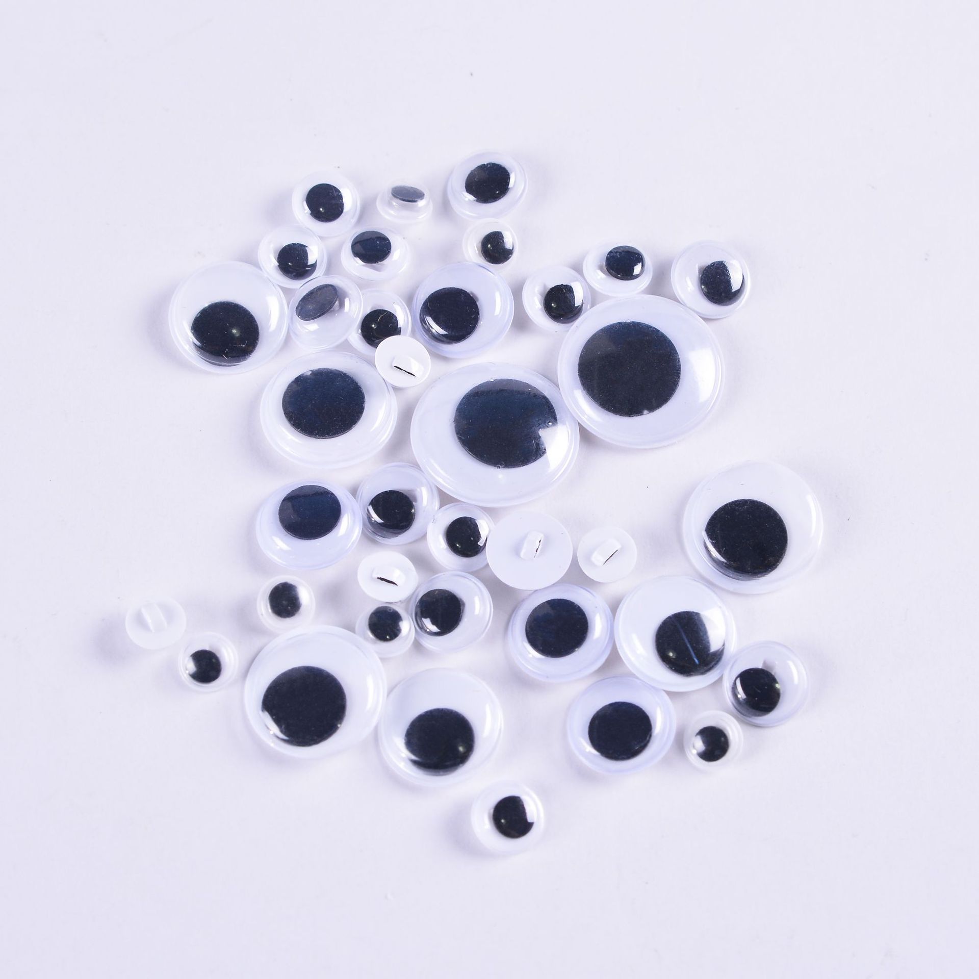 亚马逊跨境儿童手工diy材料 塑料玩具配件活动眼睛 手缝纽扣眼睛