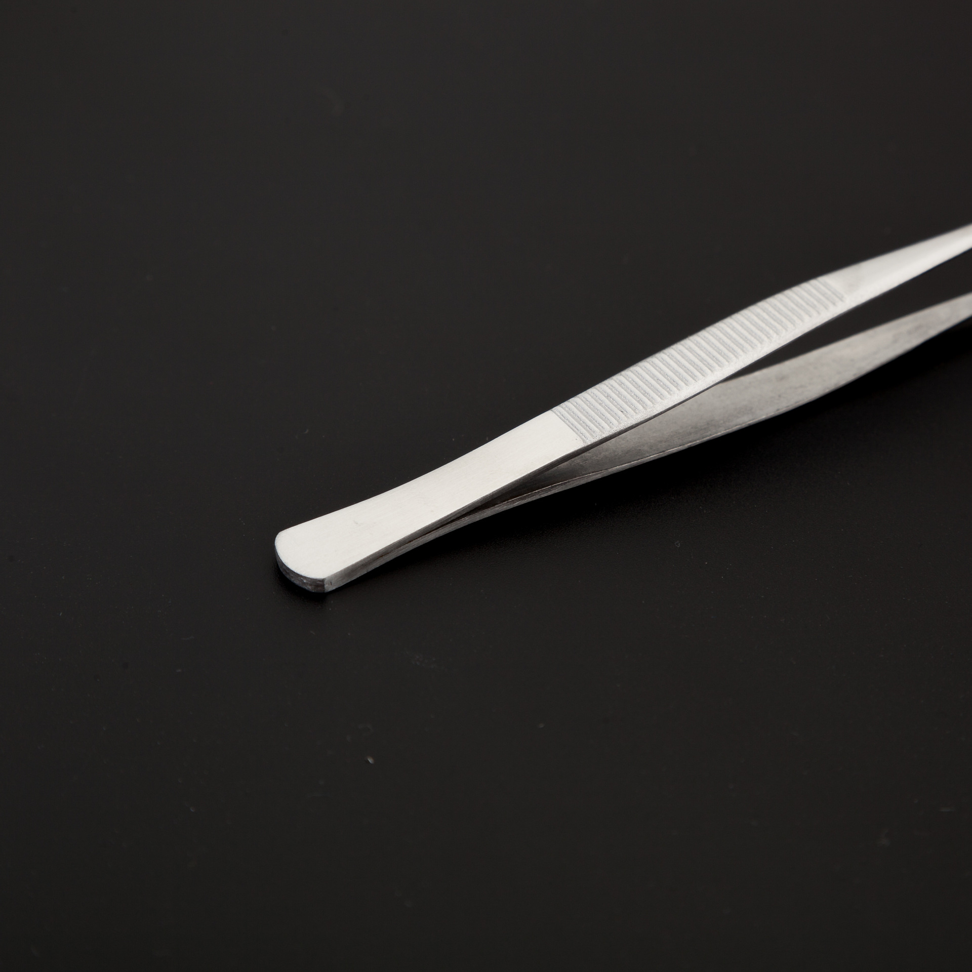 不锈钢砂光镊子 拔毛不锈钢眉夹 贴眼睫毛辅助夹 邮票夹 107mm