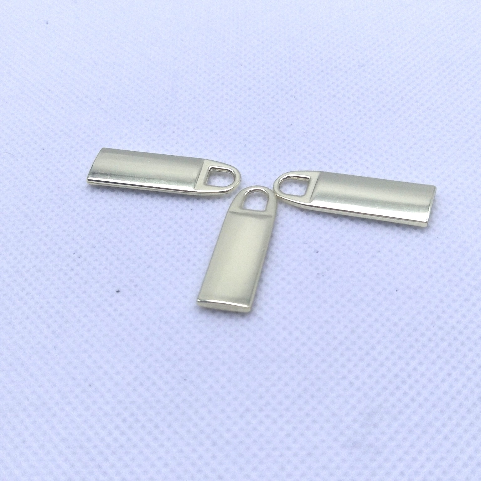 盗用图片者后果自负 【注意事项】 不要用天那水,硫酸,酸液搽洗表面