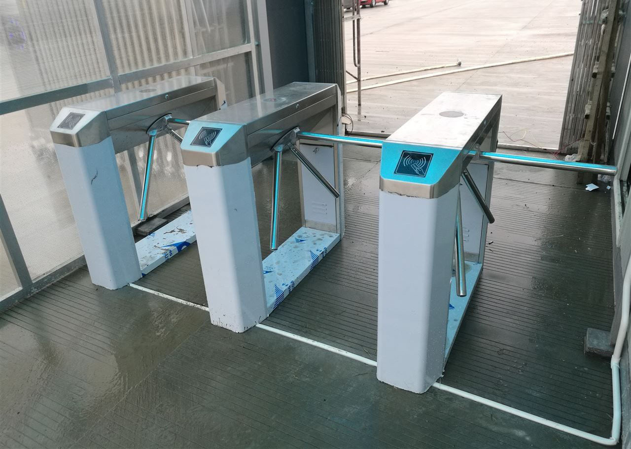 三棍闸人行通道闸机小区斜角摆闸景区出入口手动工地桥式三辊闸