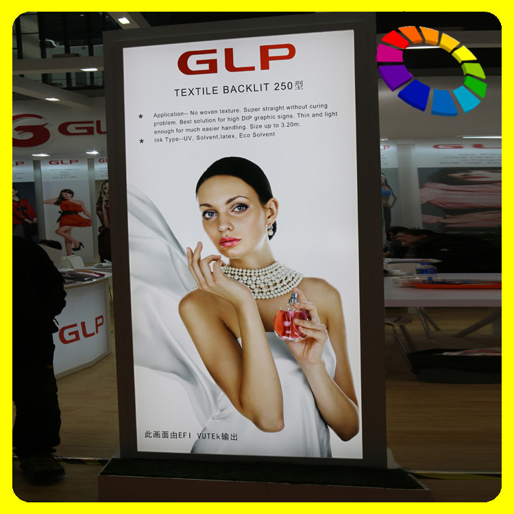 厂家直销户外高清uv灯箱片喷绘广告灯片广告制作uv喷绘pet灯片