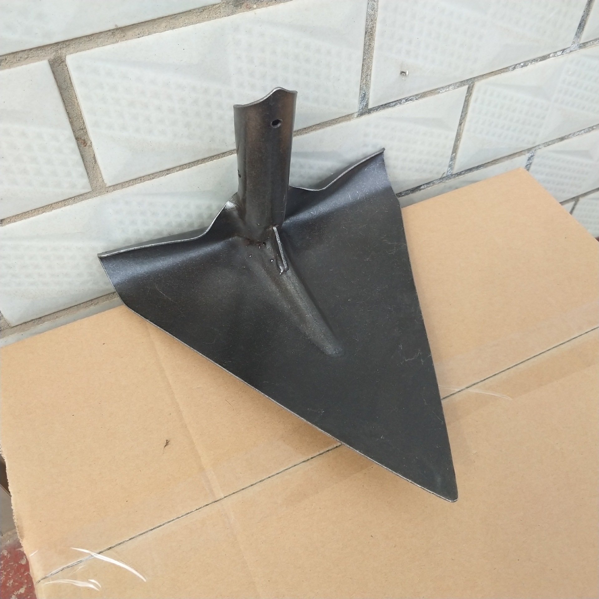 三角锄头农用农具矿山工具淬火扒头耙子开沟平地种菜松土家用批发