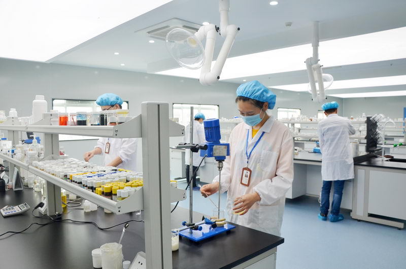 莱茵化妆品厂研发室