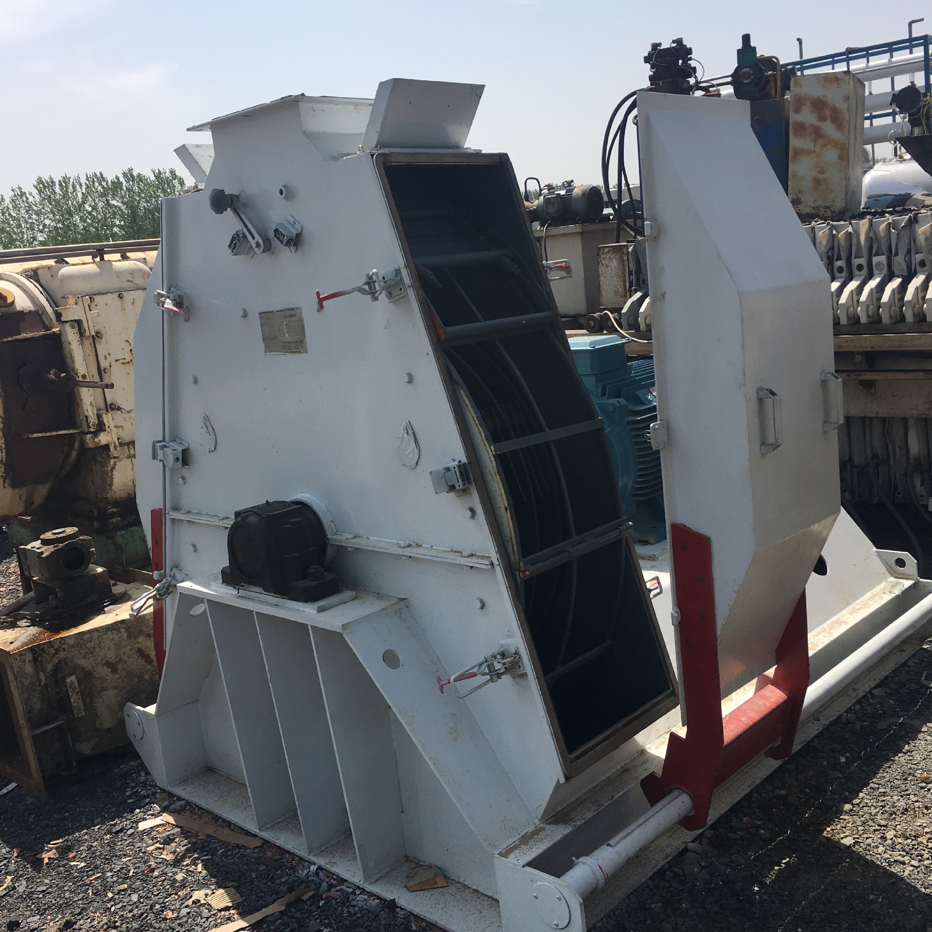 二手牧羊水滴王250kw锤片式粉碎机75千瓦粉碎机饲料微粉碎机