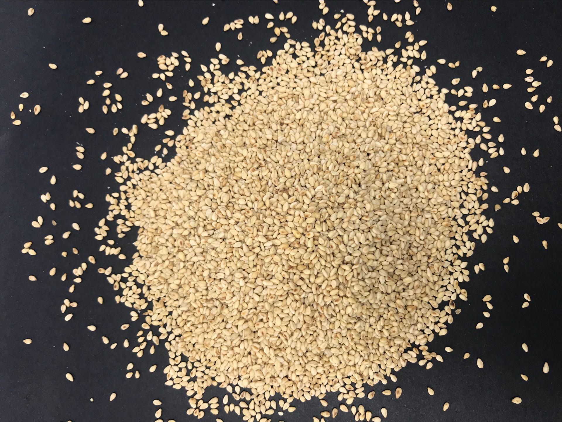 价格低质量好 包装:25kg/包   用途:磨香油麻汁麻酱,五谷磨坊,现磨