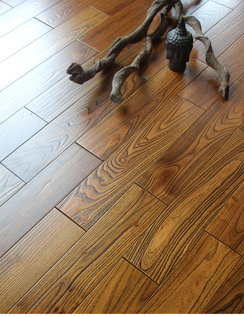 纯实木地板3a级金刚柚木(刺槐)18mm哑光浮雕花边人字铺厂家直销