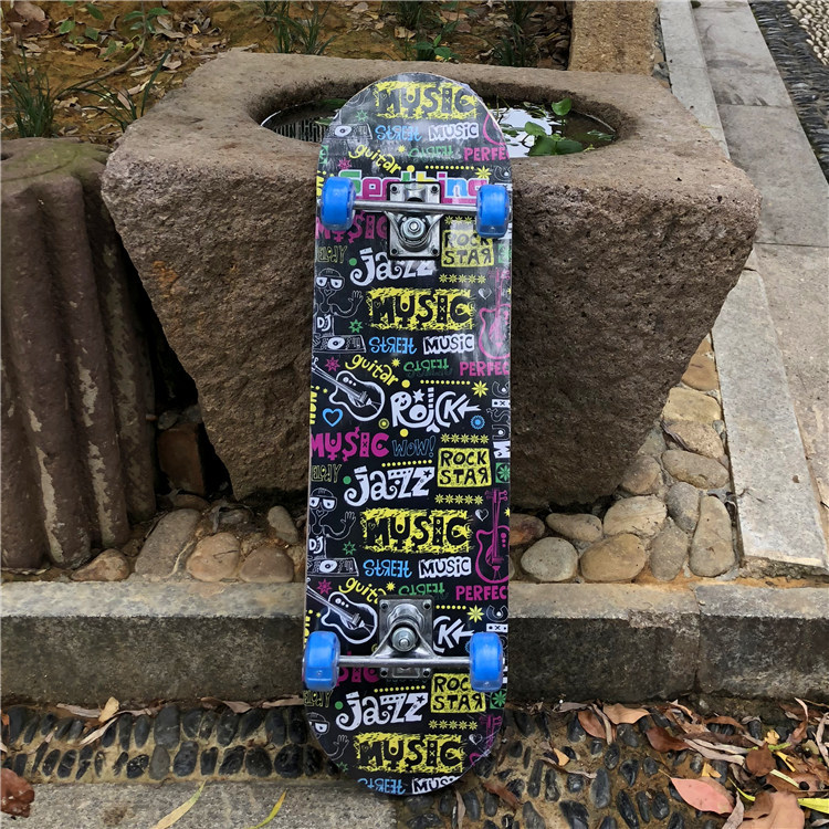 四轮滑板刷街2808闪光轮滑板初学者儿童夜光轮双翘公路长板滑板车