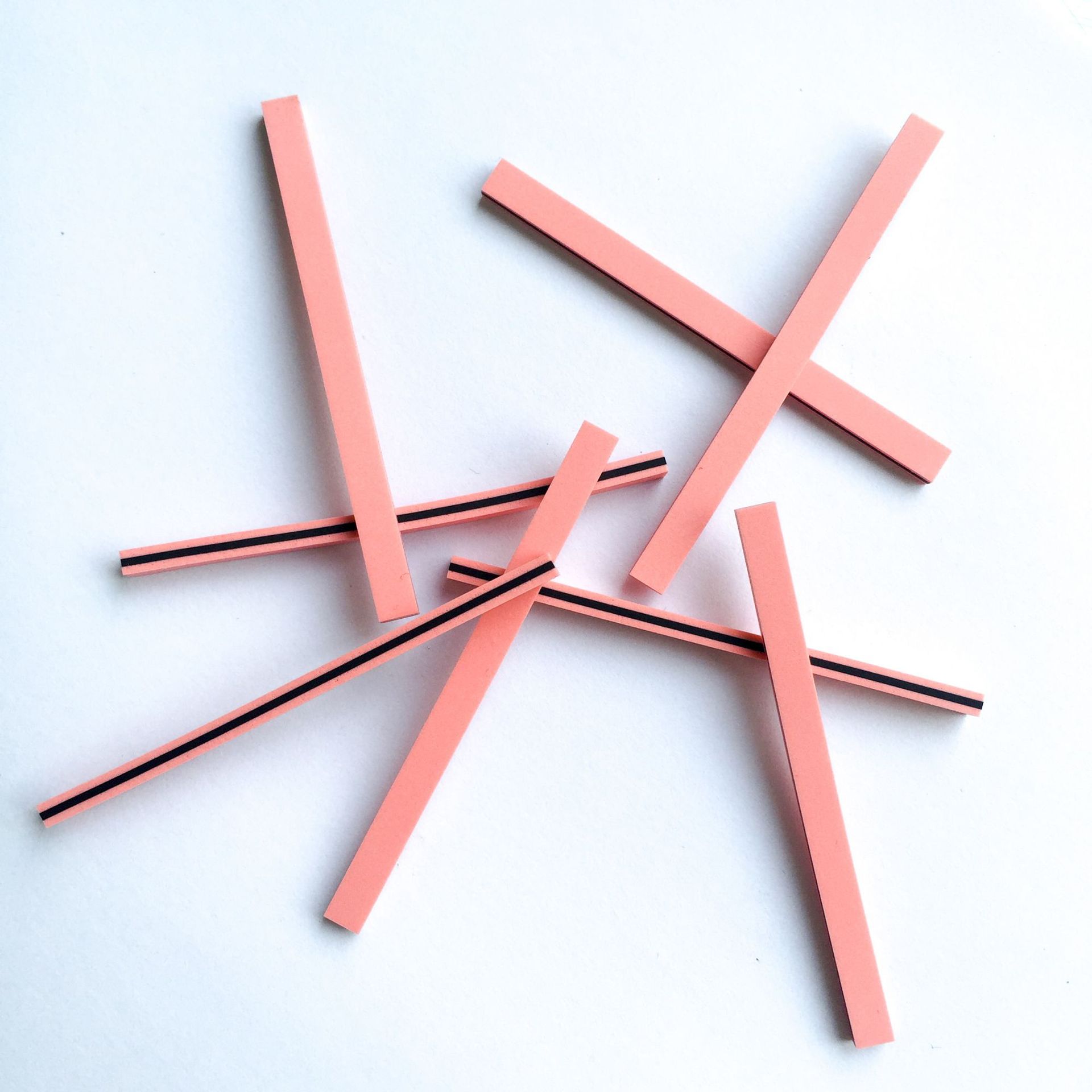 厂家批发订做硅胶发泡导电条斑马条lcd透明夹层碳胶条粉红低电阻