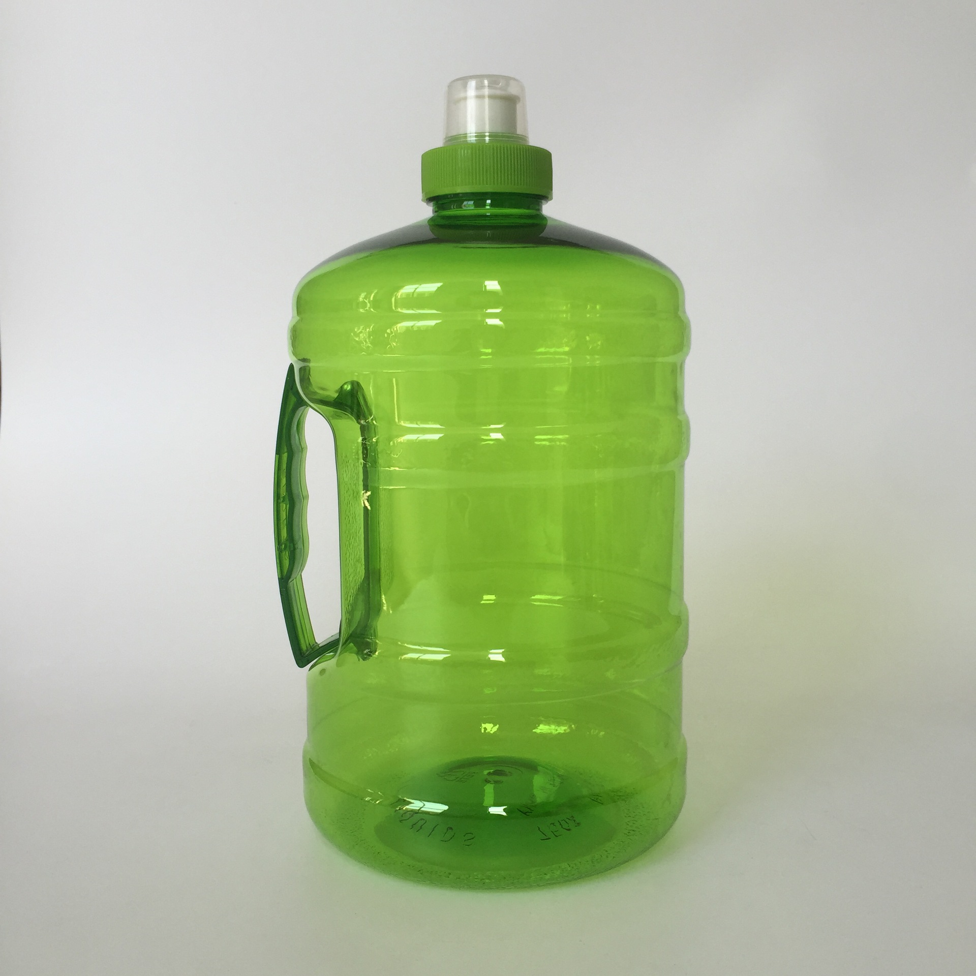 三水厂家批发2l户外防漏带手柄pet透明塑料运动水壶