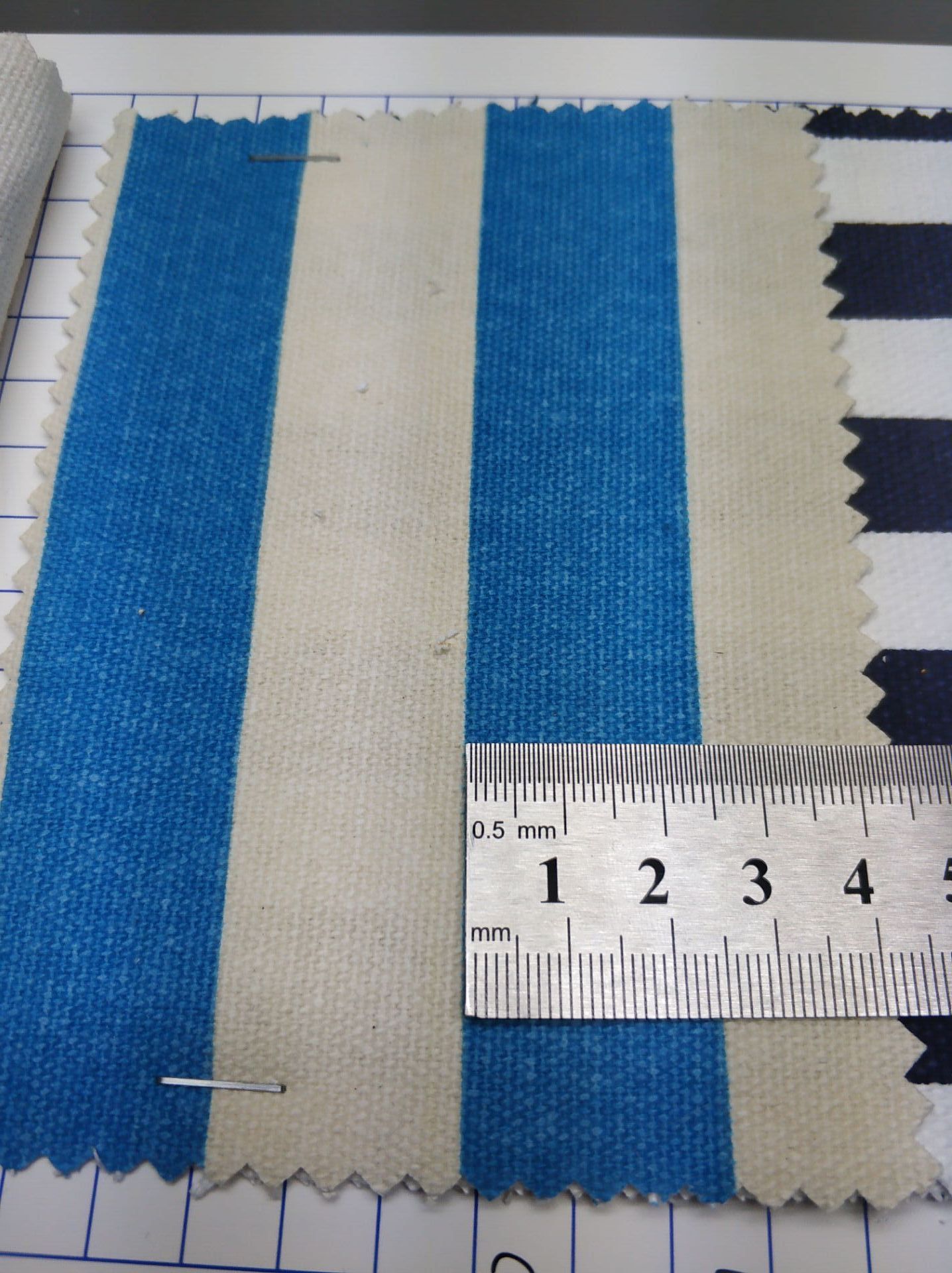 现货供应 12安2*2全棉帆布印2cm宽条纹 手袋鞋子抱枕鞋帽面料