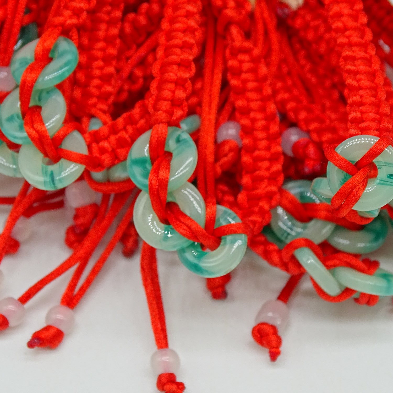 新款儿童手链 麻花结平安扣串珠男女本命年转运红绳 厂家直销