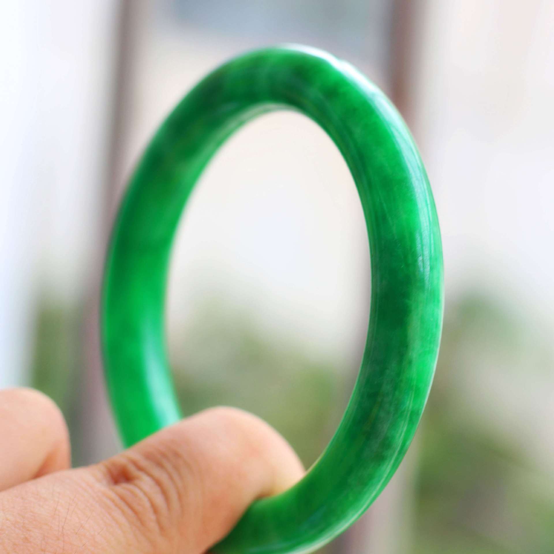 一件代发 缅甸翡翠干青铁龙山玉石圆条手镯 祖母绿女款手镯