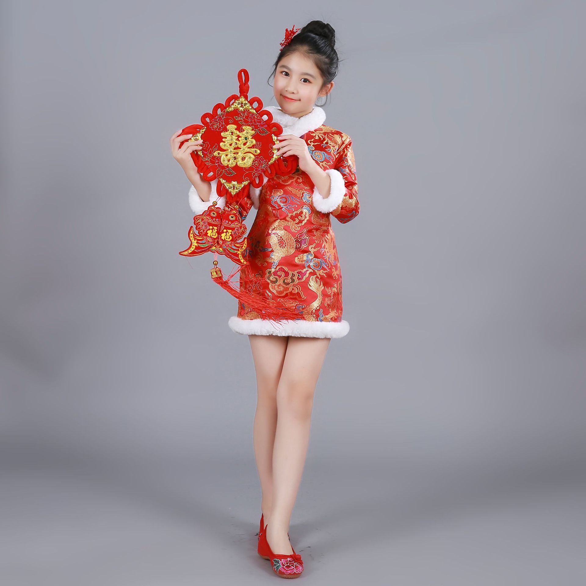 儿童旗袍童装女童中国风白色毛领长袖龙锦红色唐装改良古筝演出服