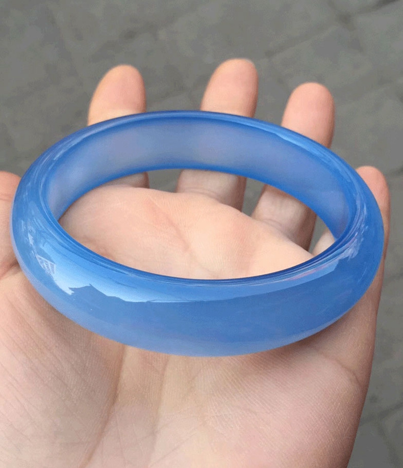 天然冰透蓝玉髓手镯 女款精品玉石手镯 宝蓝中宽玛瑙玉镯 礼品