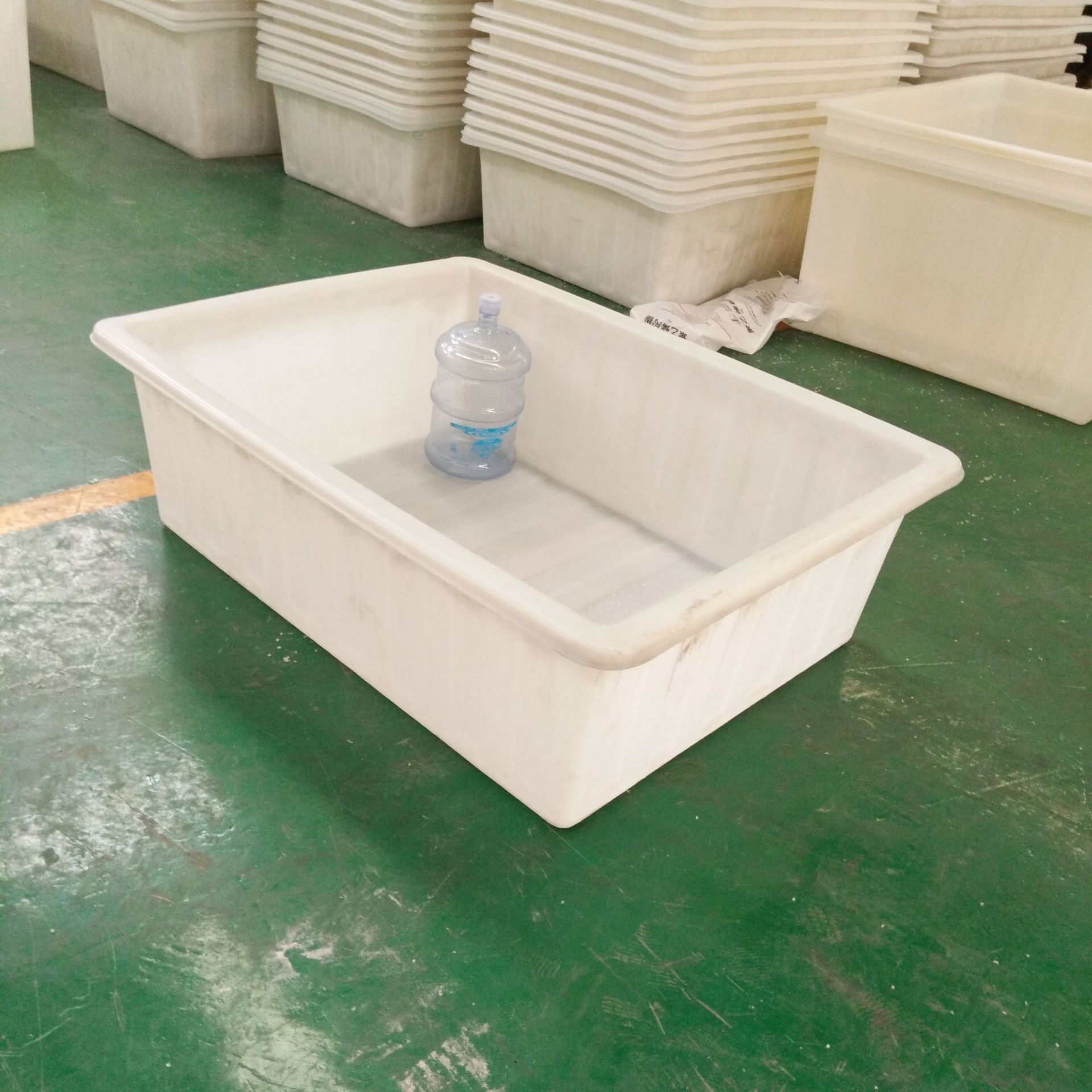 吉林700l水产养殖桶牛津料塑料方箱塑料方形鱼池滚塑水箱批发
