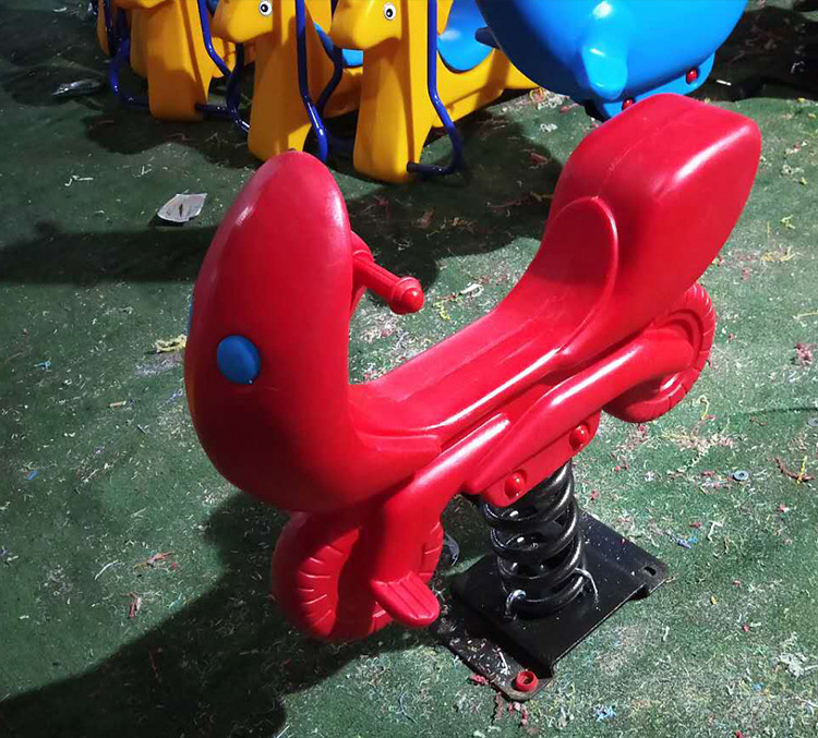 利聪幼儿园卡通弹簧摇摇乐 pe板摇摇乐 户外广场摇马儿童游乐设备