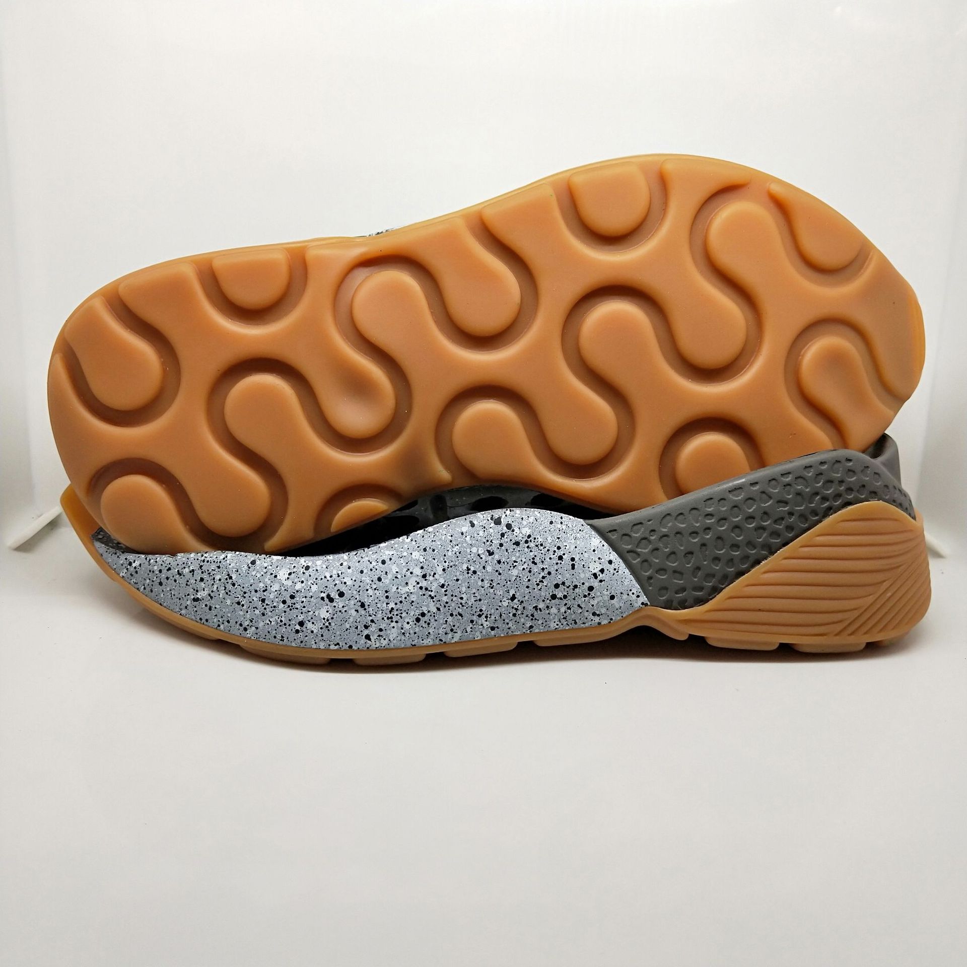 ash爆款运动鞋底 pu吸模鞋底组合橡胶鞋底 厂家直销 磨具开发