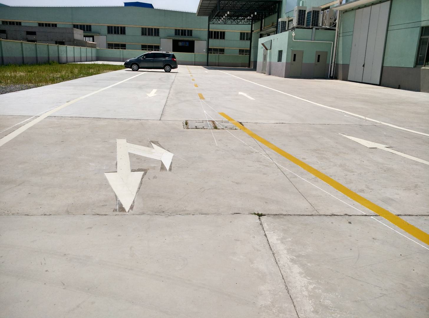 嘉定北开发工厂道路划线 冷漆标线 工厂画线车间球场划线施工