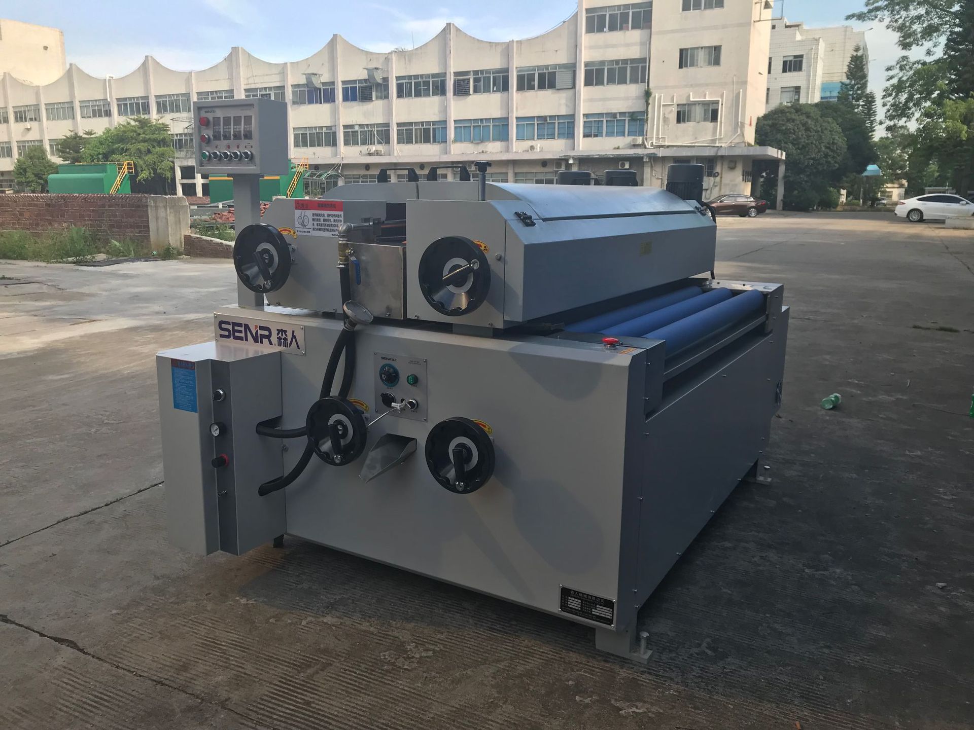 厂家直销玻璃辊涂机滚涂机辊印机滚漆机彩晶玻璃涂漆机