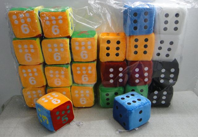 出口澳门赌神骰子布艺骰子减压骰子毛绒骰子海绵骰子数字骰子批发