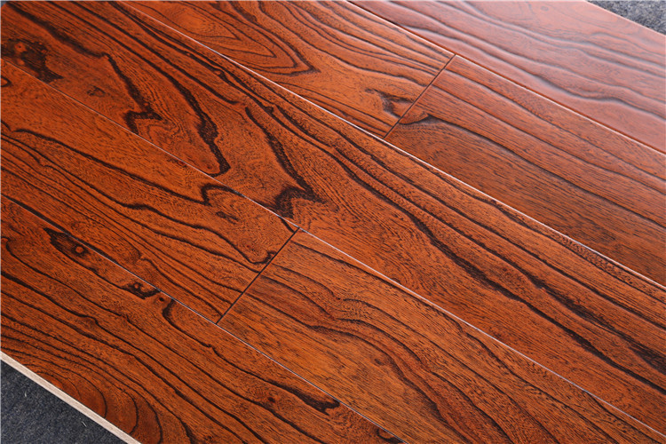 榆木多层实木地板 适用于室内工程装饰厂家 隆福源 特价环保实木复合