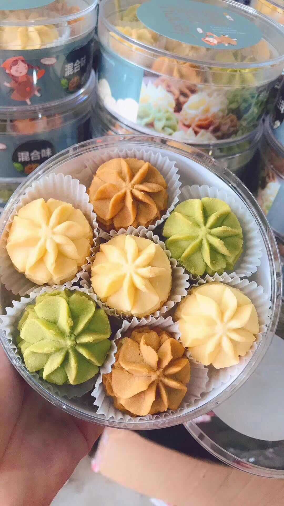 珍妮曲奇饼干14枚三种混合味128g透明盒装送女友零食小吃礼包