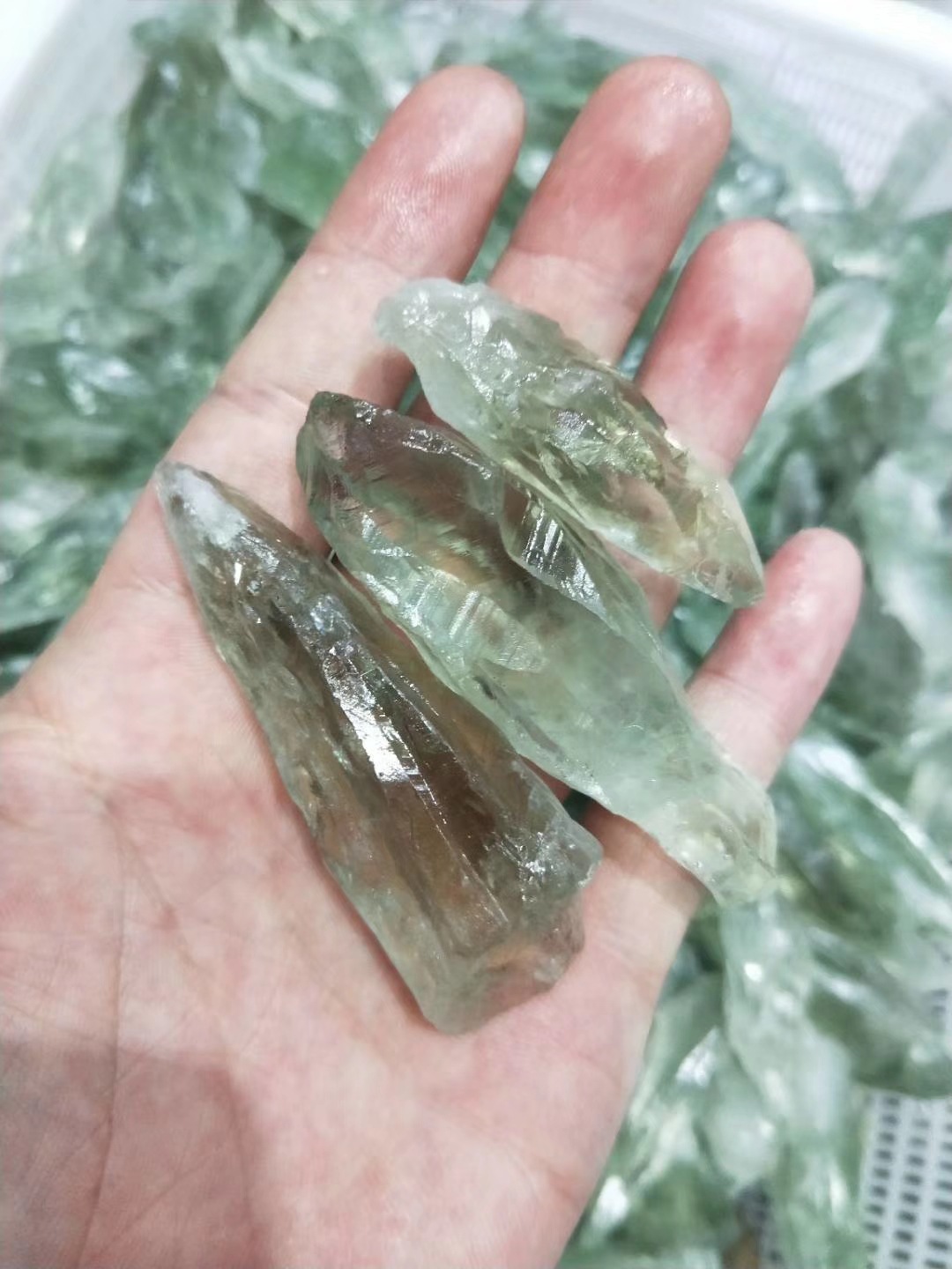 天然绿水晶 标本 原石 摆饰 装饰加工定制 款式齐全 大量现货