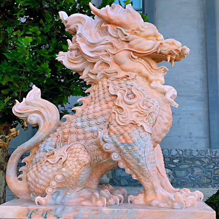 曲阳厂家定做 石雕麒麟晚霞红石雕 石狮子 定做各尺寸 景观雕塑