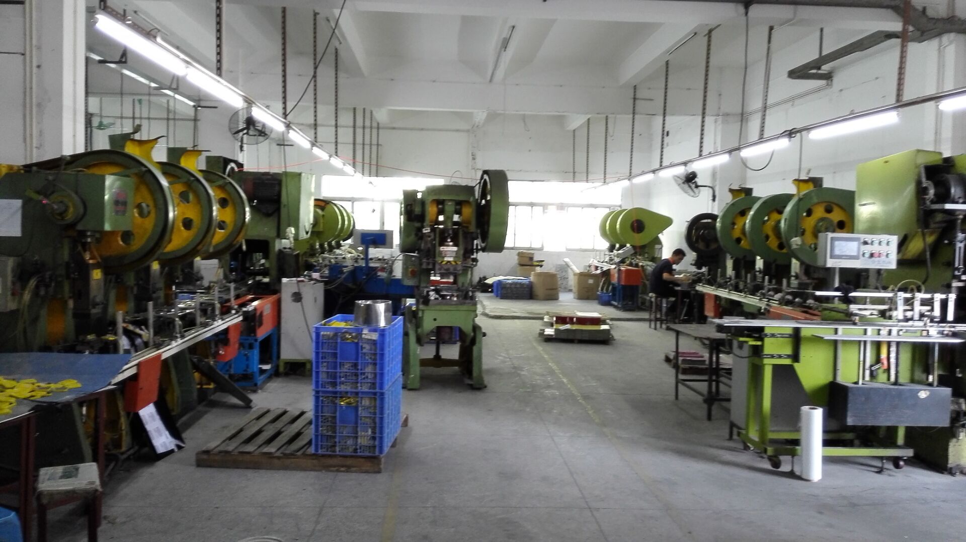 东莞工厂供应婚庆铁盒 马口铁 喜糖盒 定制个性喜糖直销出口糖盒