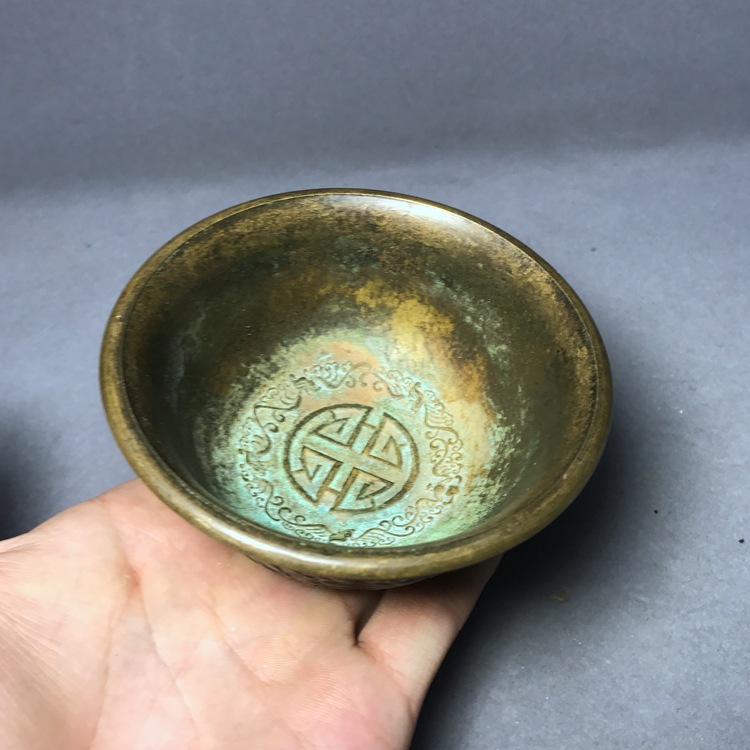 仿古黄铜浮雕铜器仿乾隆御用做旧包浆铜碗纯铜绿绣凤凰寿字铜碗