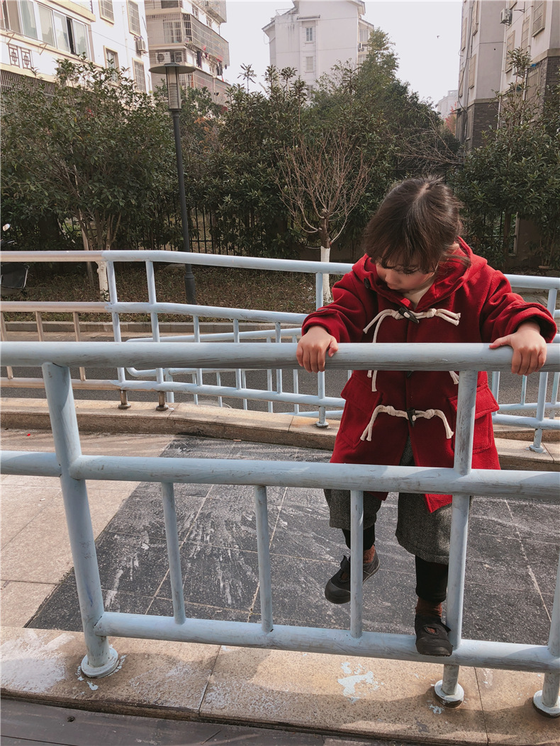 亲子红色呢子外套