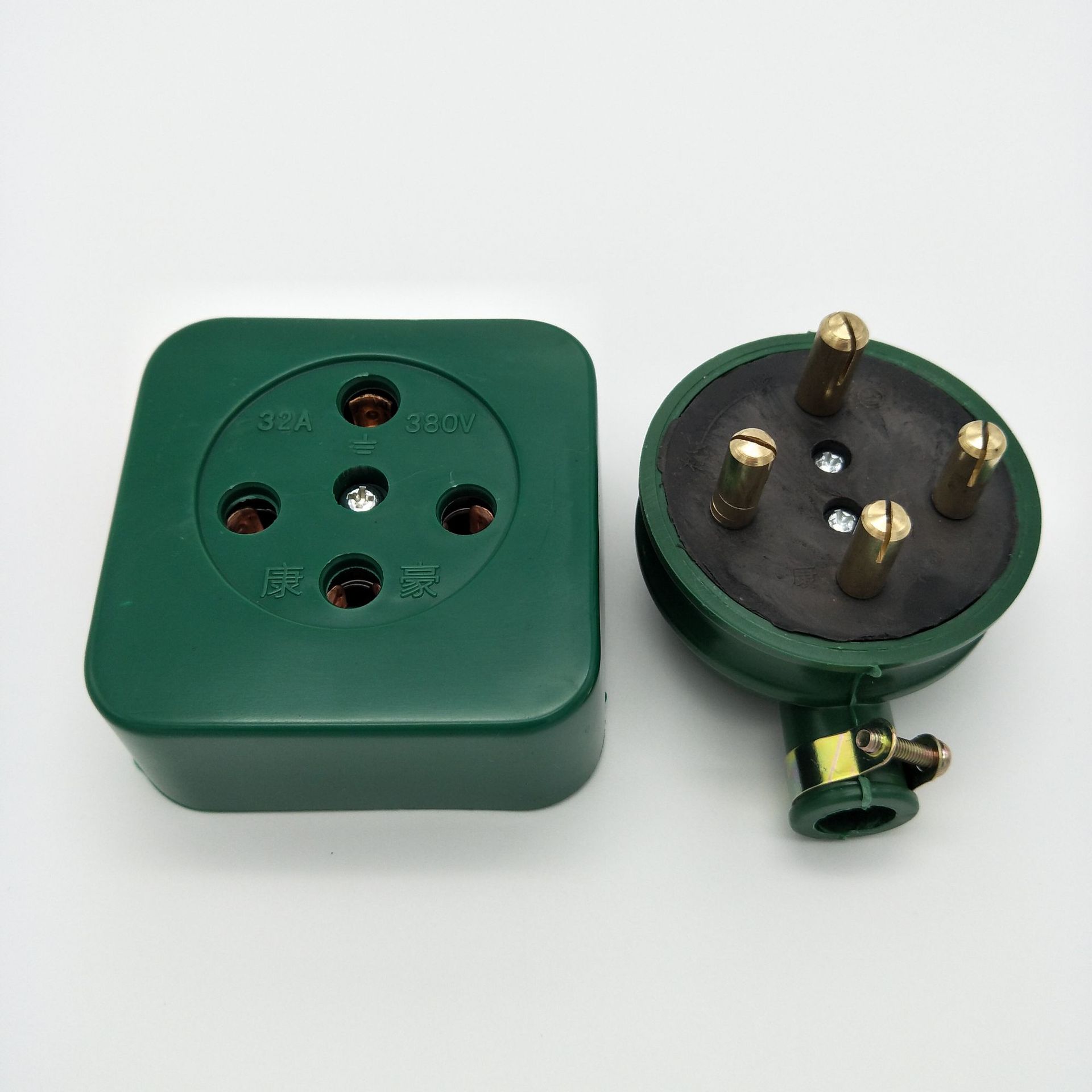 厂家批发 32a三相四线插头插座 抗摔电动机四插座 绿色防水插座