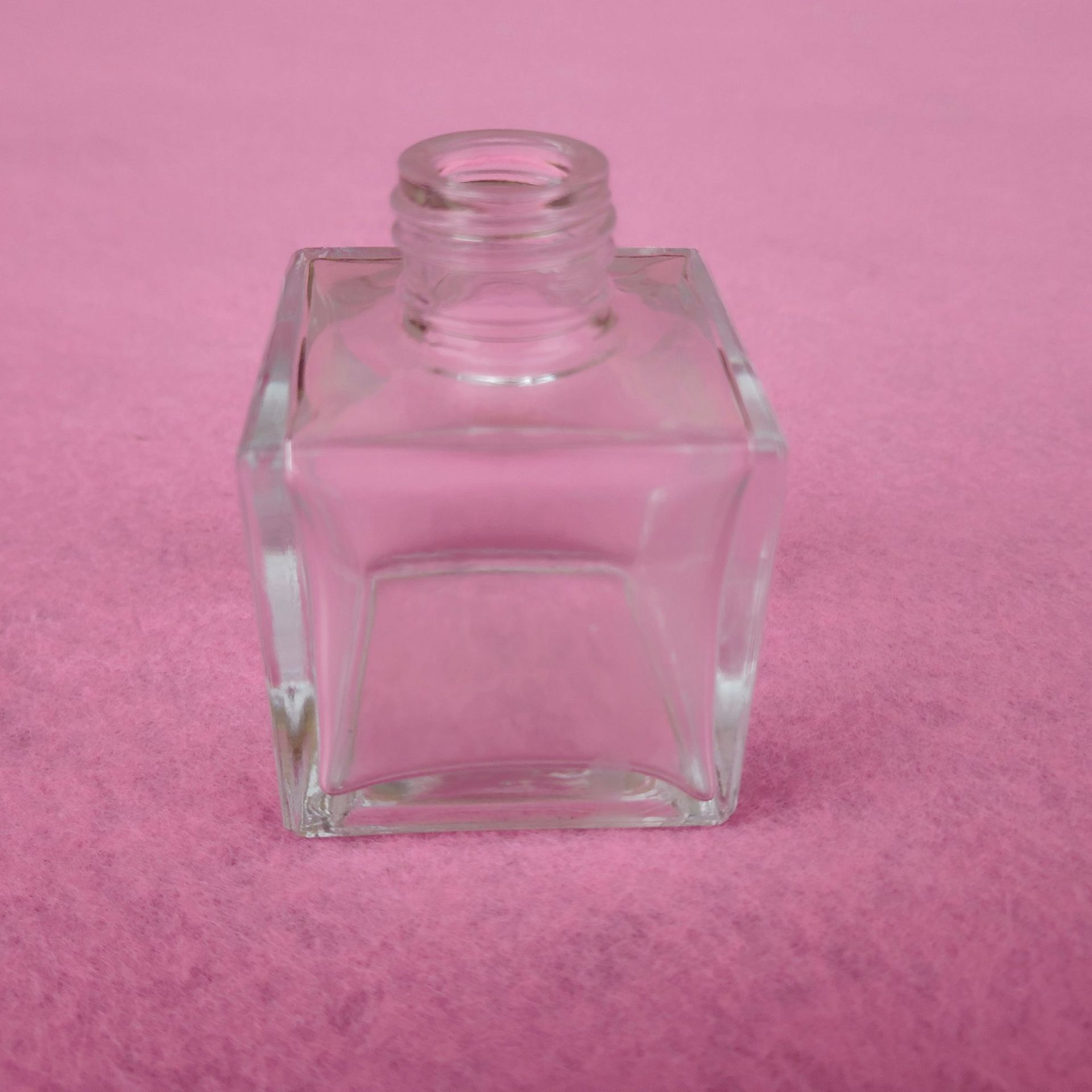 方型香薰瓶200ml香水瓶化妆品玻璃瓶新款香水瓶方形香薰瓶空瓶