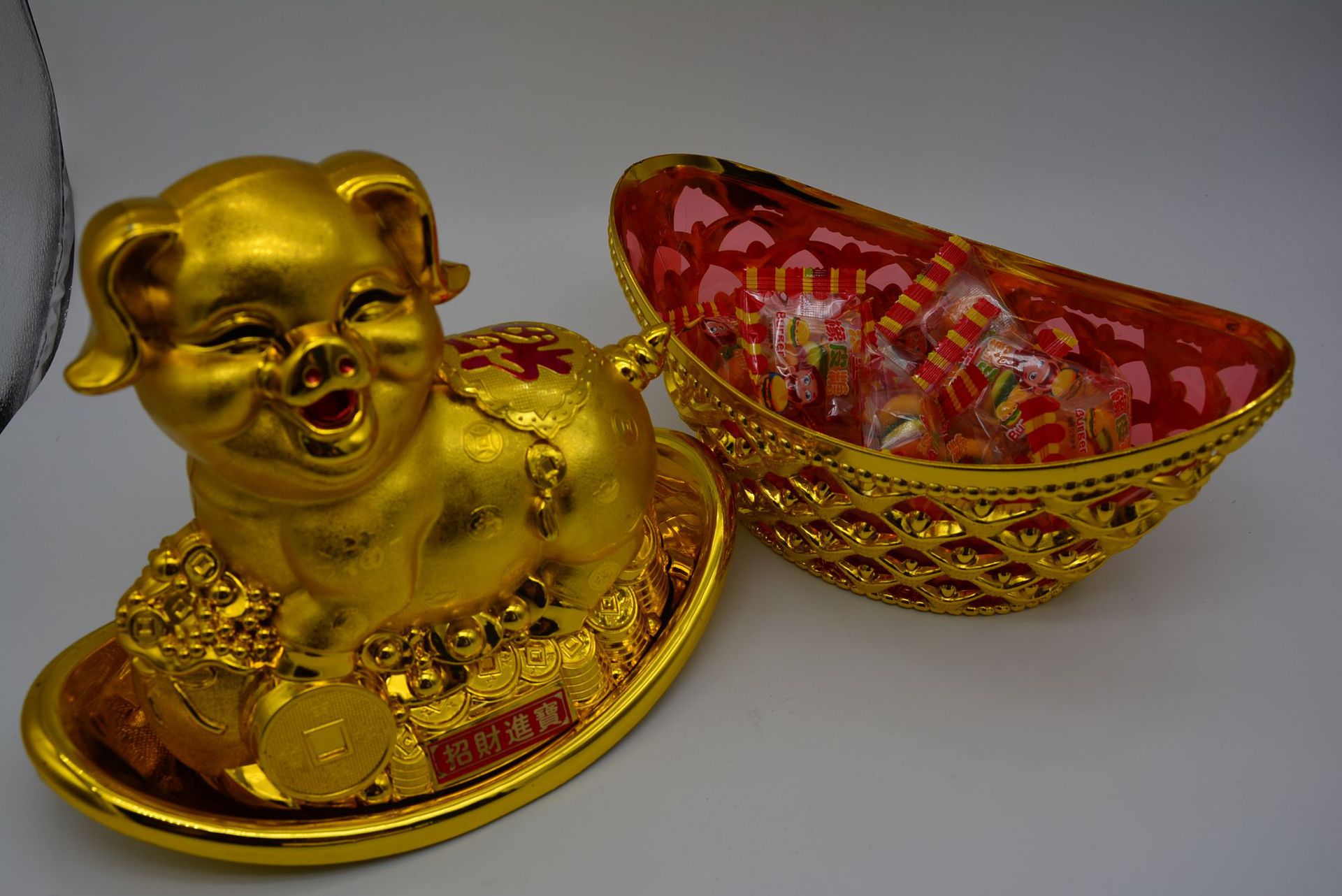 摆件存钱罐金猪十二生肖储钱罐开业礼品猪猪侠创意招财猪储蓄罐