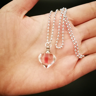 泰国佛牌 阿赞湿 公蝎子油 助感情和合 助人缘魅力旺桃花招财