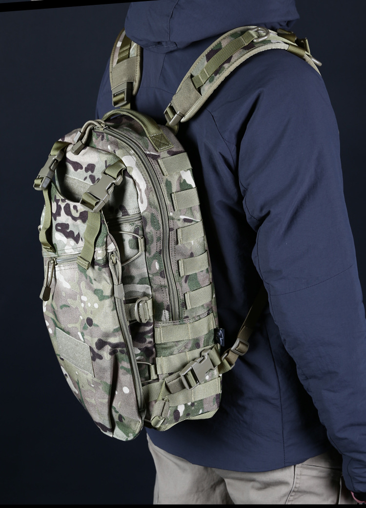 教官战术户外通勤背包登山包防水大容量特种兵多功能双肩包三级包